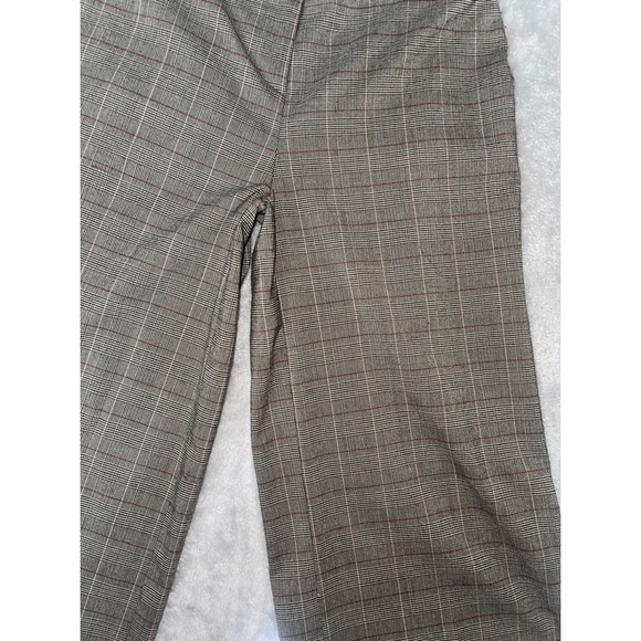 Women’s Light Green Plaid Tailor B. Moss Capri Slacks 💚 - Picture 9 of 16
